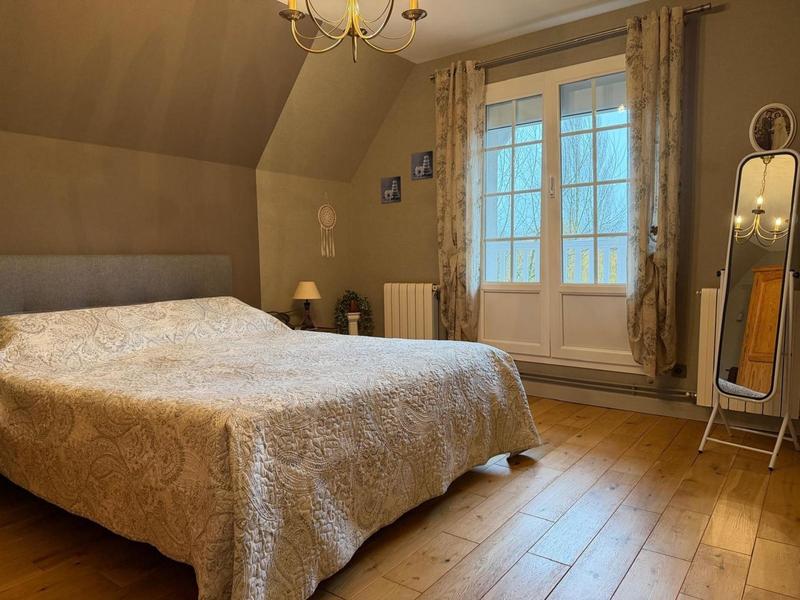 Maison - 232 m² - 8 pièces