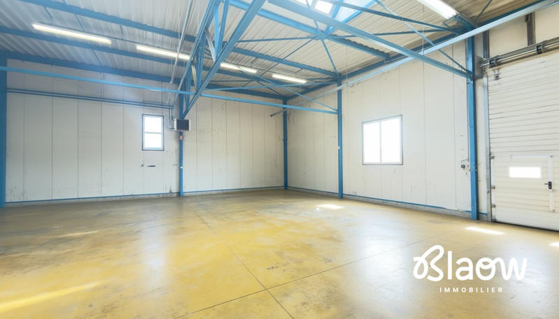 Entrepôt - 215 m²
