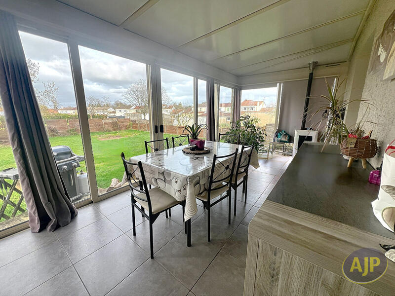 Maison - 107 m² - 6 pièces