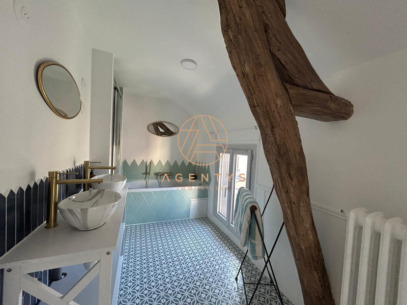 Maison - 110 m² - 5 pièces