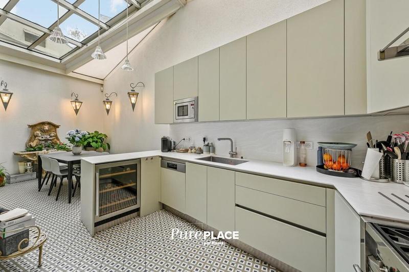 Maison de ville - 321 m² - 11 pièces