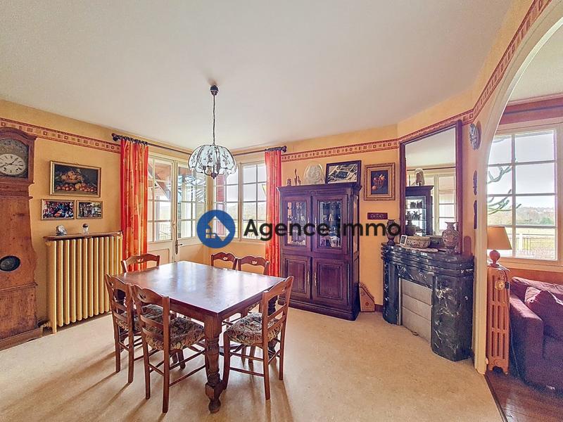 Maison - 168 m² - 8 pièces