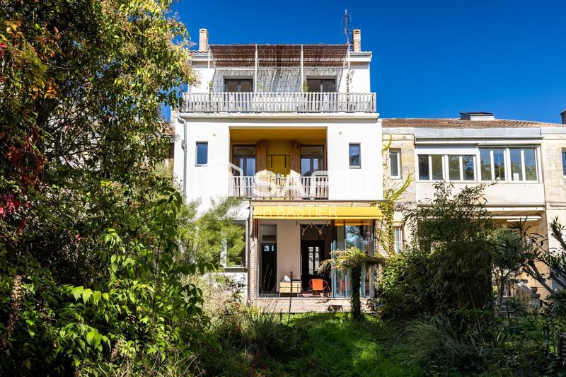 Maison - 320 m² - 11 pièces