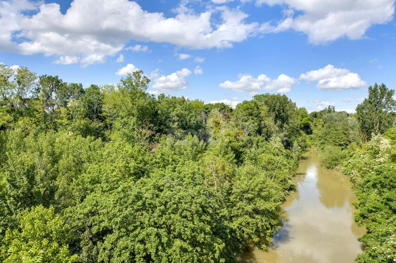 Maison ancienne - 310 m² - 8 pièces