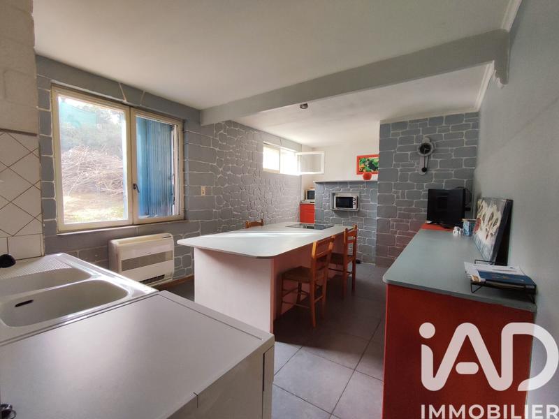 Maison - 215 m² - 9 pièces