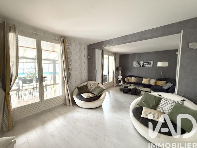 Maison - 323 m² - 9 pièces