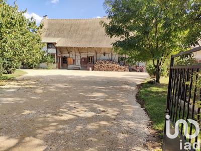 Maison - 236 m² - 5 pièces