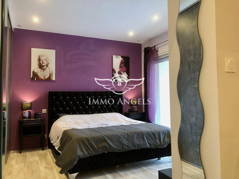 Maison traditionnelle - 163 m² - 8 pièces