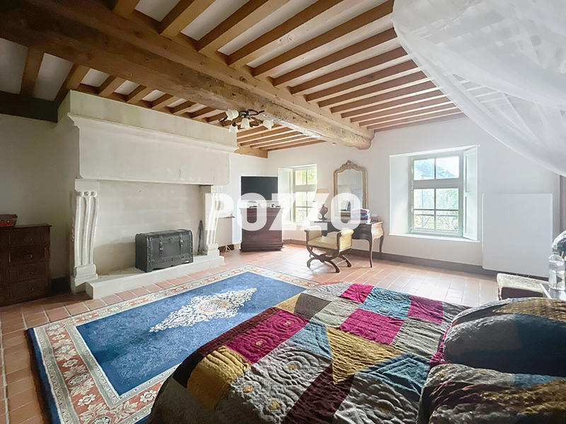 Maison - 480 m² - 17 pièces