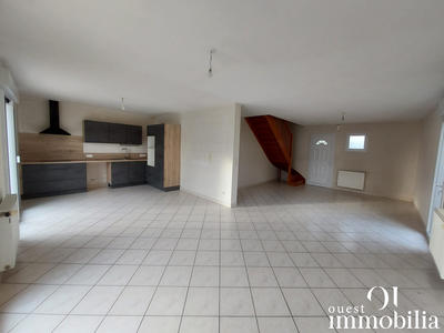 Maison - 874 m² - 4 pièces