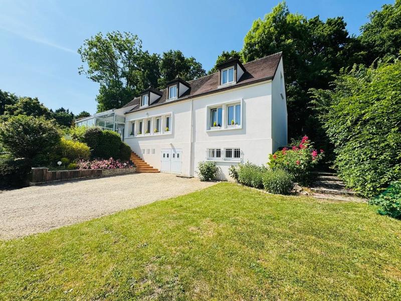 Maison - 219 m² - 8 pièces