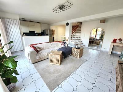 Maison - 91 m² - 6 pièces