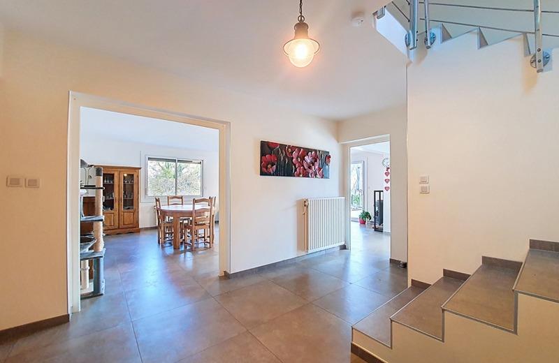 Maison - 220 m² - 7 pièces