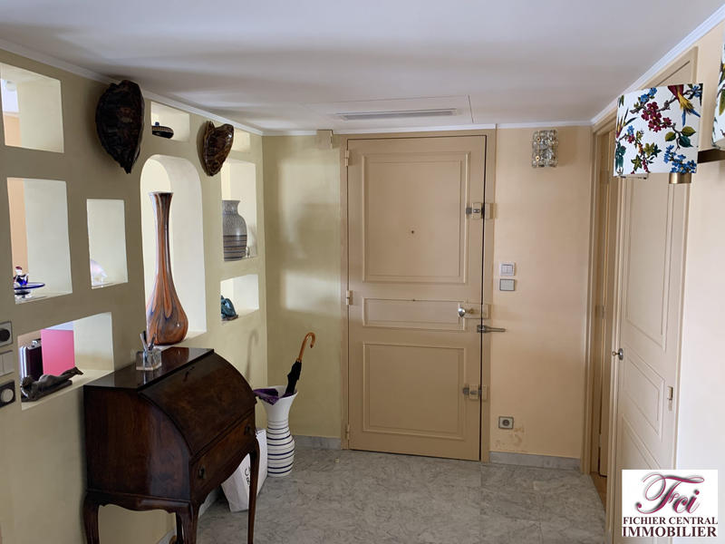 Appartement - 99 m² - 4 pièces