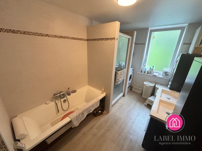 Maison - 180 m² - 10 pièces