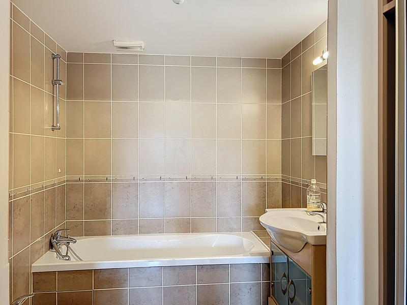 Appartement - 82 m² - 3 pièces