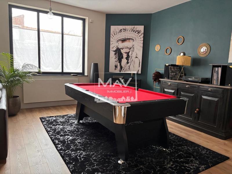 Maison - 200 m² - 8 pièces