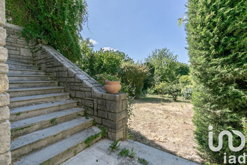 Maison - 230 m² - 12 pièces