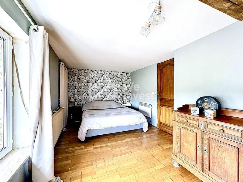 Maison traditionnelle - 151 m² - 6 pièces