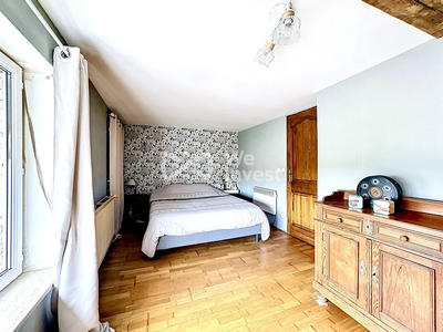 Maison traditionnelle - 151 m² - 6 pièces