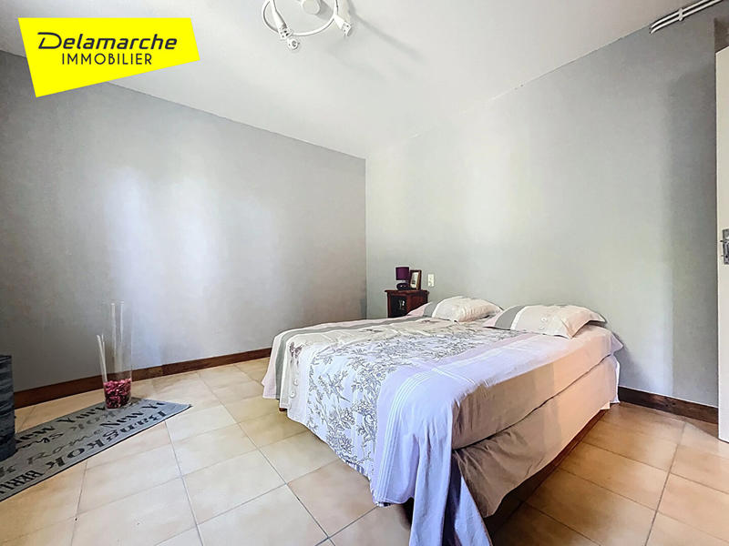 Maison - 242 m² - 9 pièces