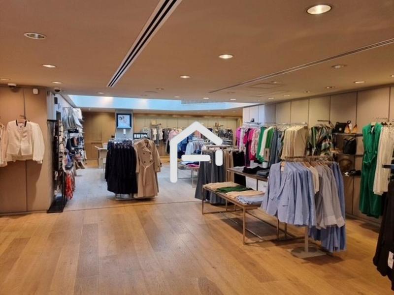 Local commercial - 220 m² - 3 pièces