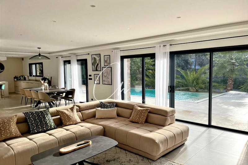 Maison contemporaine - 187 m² - 6 pièces