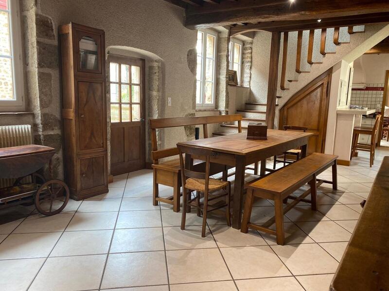 Maison - 332 m² - 9 pièces