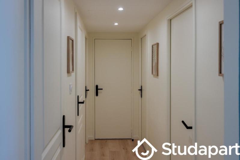 Chambre - 9 m² - 1 pièce