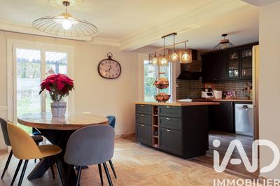 Maison - 143 m² - 6 pièces