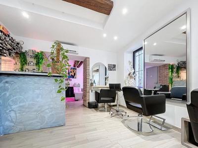 Beauté / Bien-être - 66 m² - 2 pièces