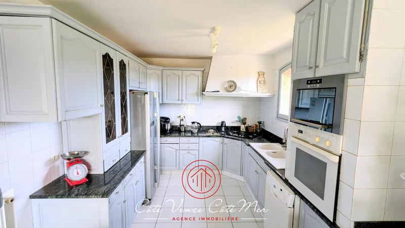 Maison - 307 m² - 10 pièces