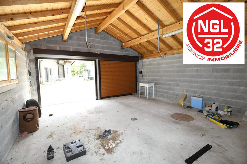 Maison - 340 m² - 8 pièces