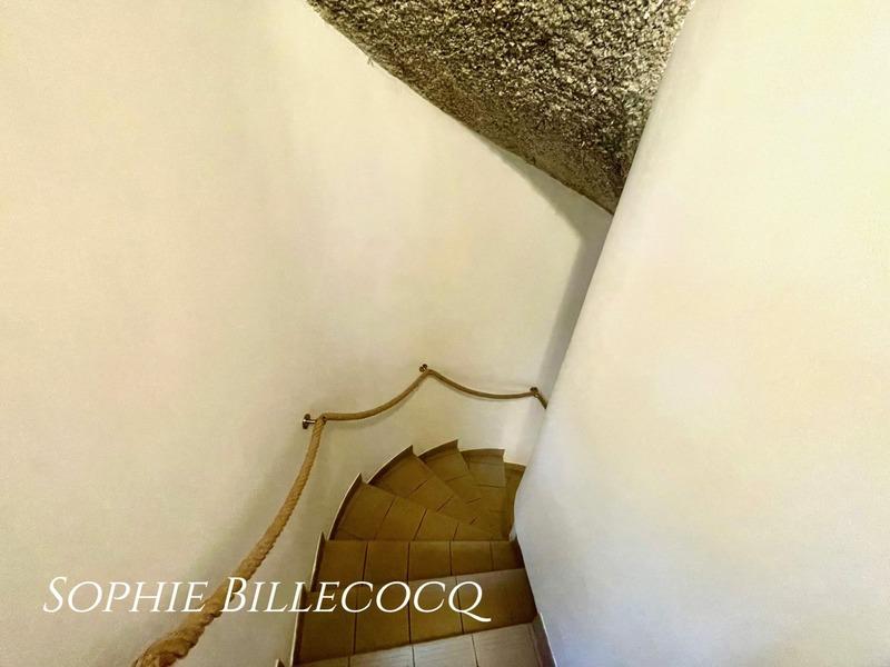 Maison - 248 m² - 8 pièces