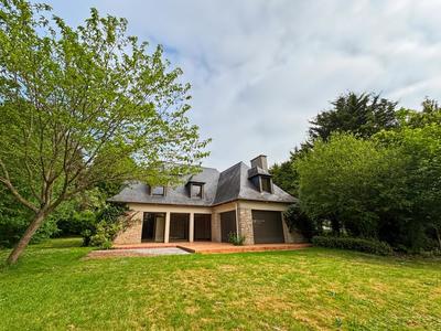 Maison - 208 m² - 6 pièces