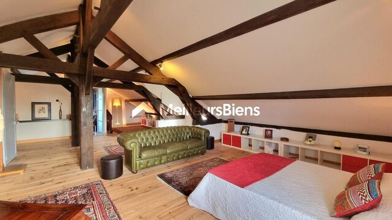 Maison - 250 m² - 7 pièces