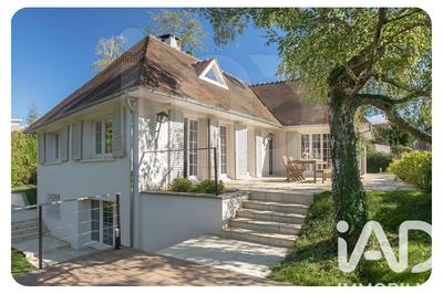 Maison - 225 m² - 8 pièces