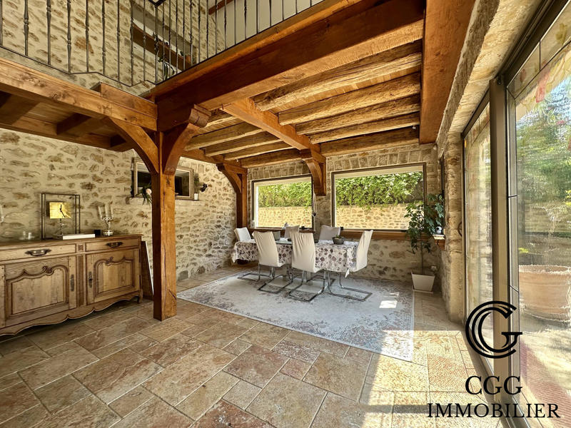 Maison - 223 m² - 6 pièces