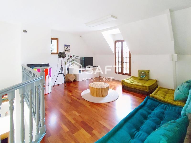 Maison - 228 m² - 7 pièces