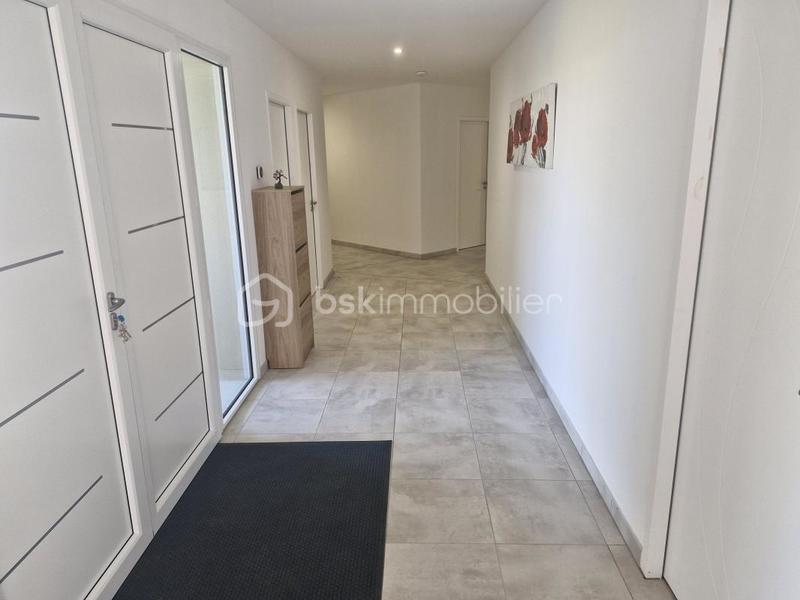 Maison traditionnelle - 325 m² - 7 pièces