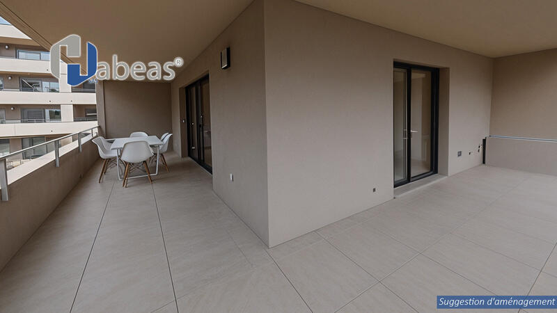 Appartement - 99 m² - 4 pièces