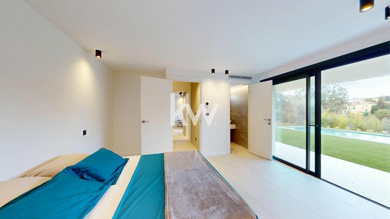 Maison - 208 m² - 6 pièces