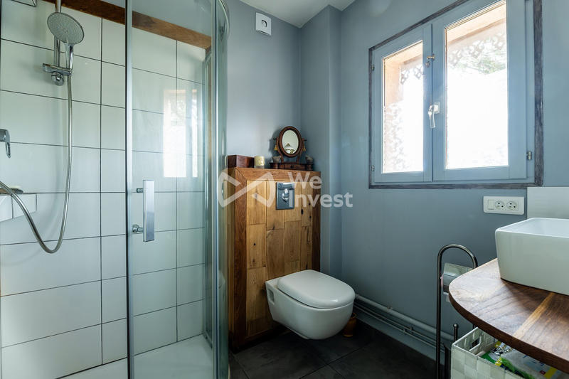 Maison - 248 m² - 8 pièces