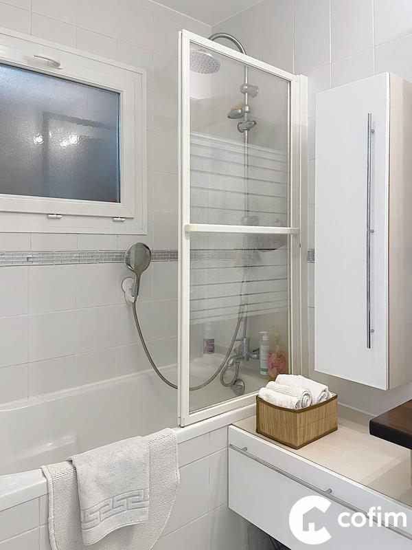 Appartement - 93 m² - 4 pièces