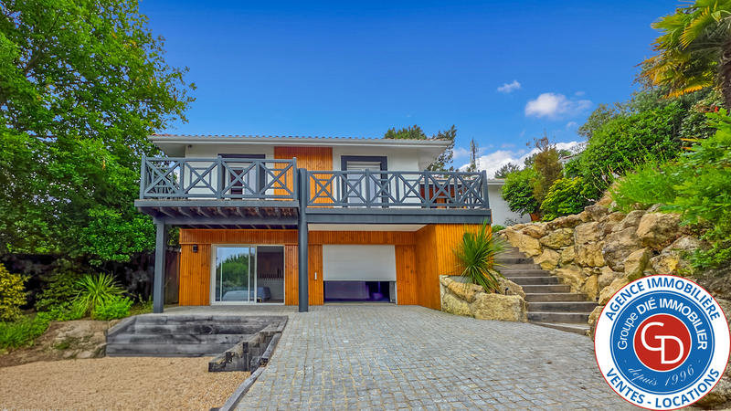 Maison - 200 m² - 6 pièces