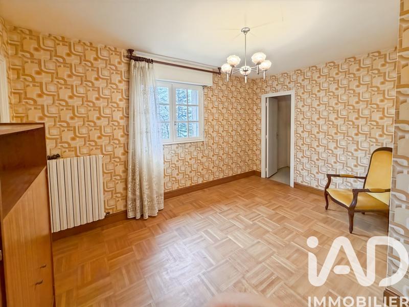 Maison - 220 m² - 10 pièces