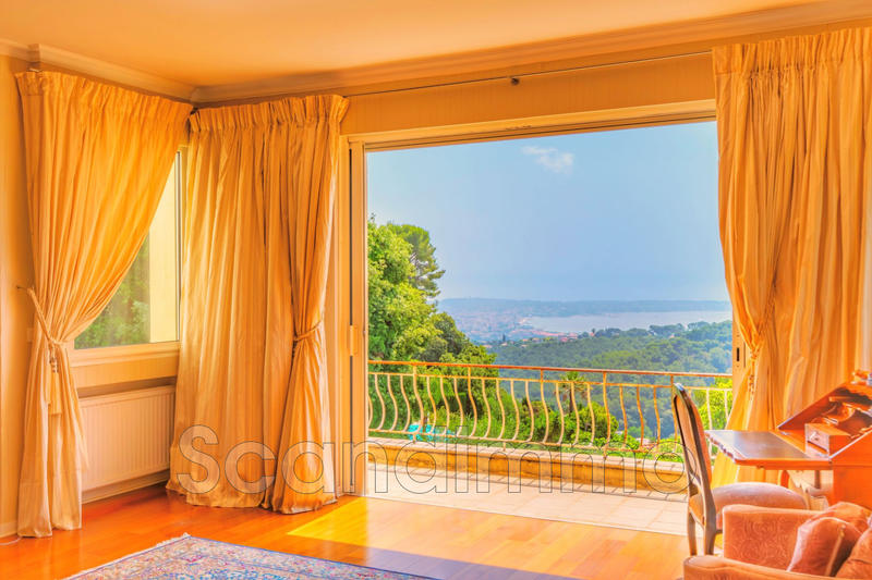 Maison - 225 m² - 6 pièces