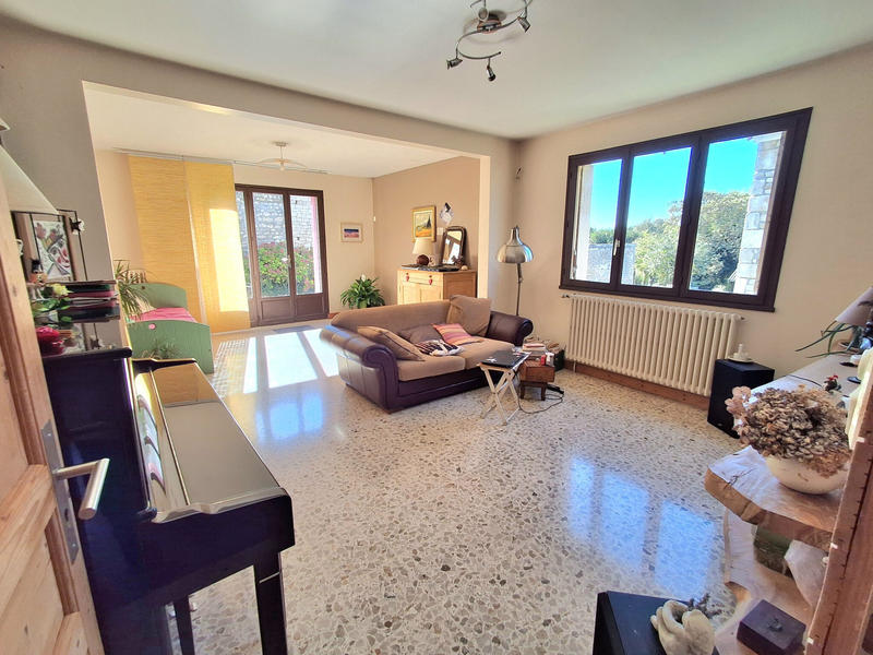 Maison - 280 m² - 9 pièces