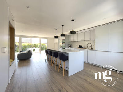 Maison - 187 m² - 8 pièces