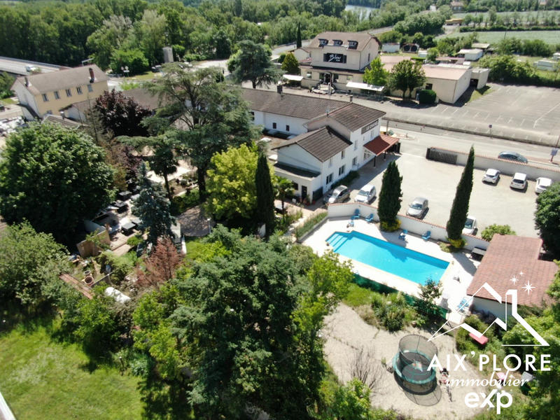 Fonds de commerce - 2 000 m²